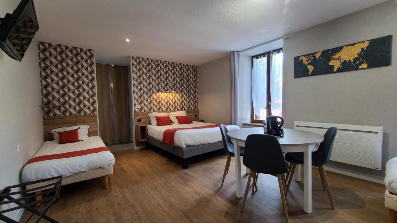 Logis Hotel Auberge De L'Allagnonette Saint-Poncy Dış mekan fotoğraf