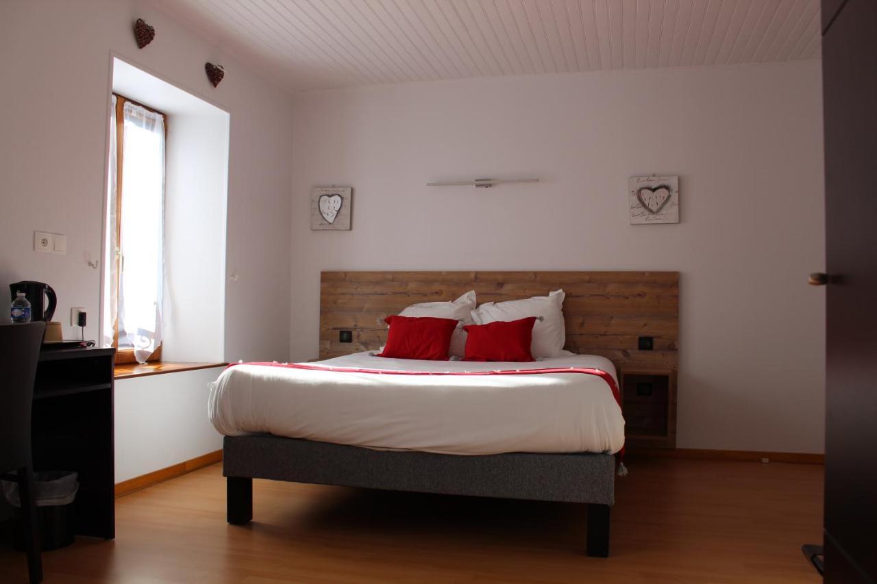 Logis Hotel Auberge De L'Allagnonette Saint-Poncy Dış mekan fotoğraf